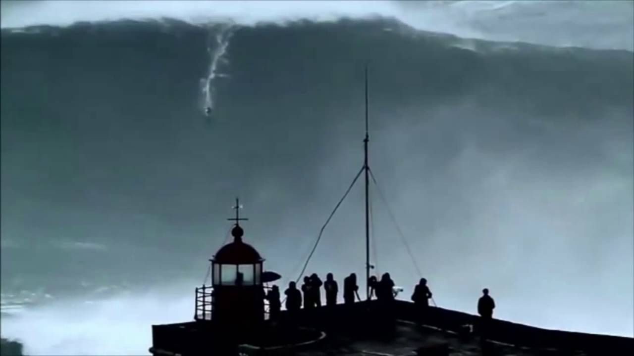Biggest Wave in the World Surfed 100ft Carlos Burle Portugal (1080p remux by OwdLarrd)