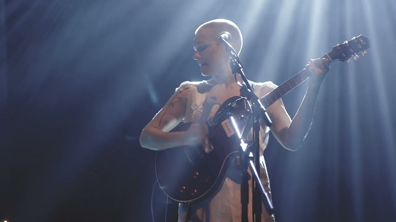 Big Thief - Happiness (Live in London)