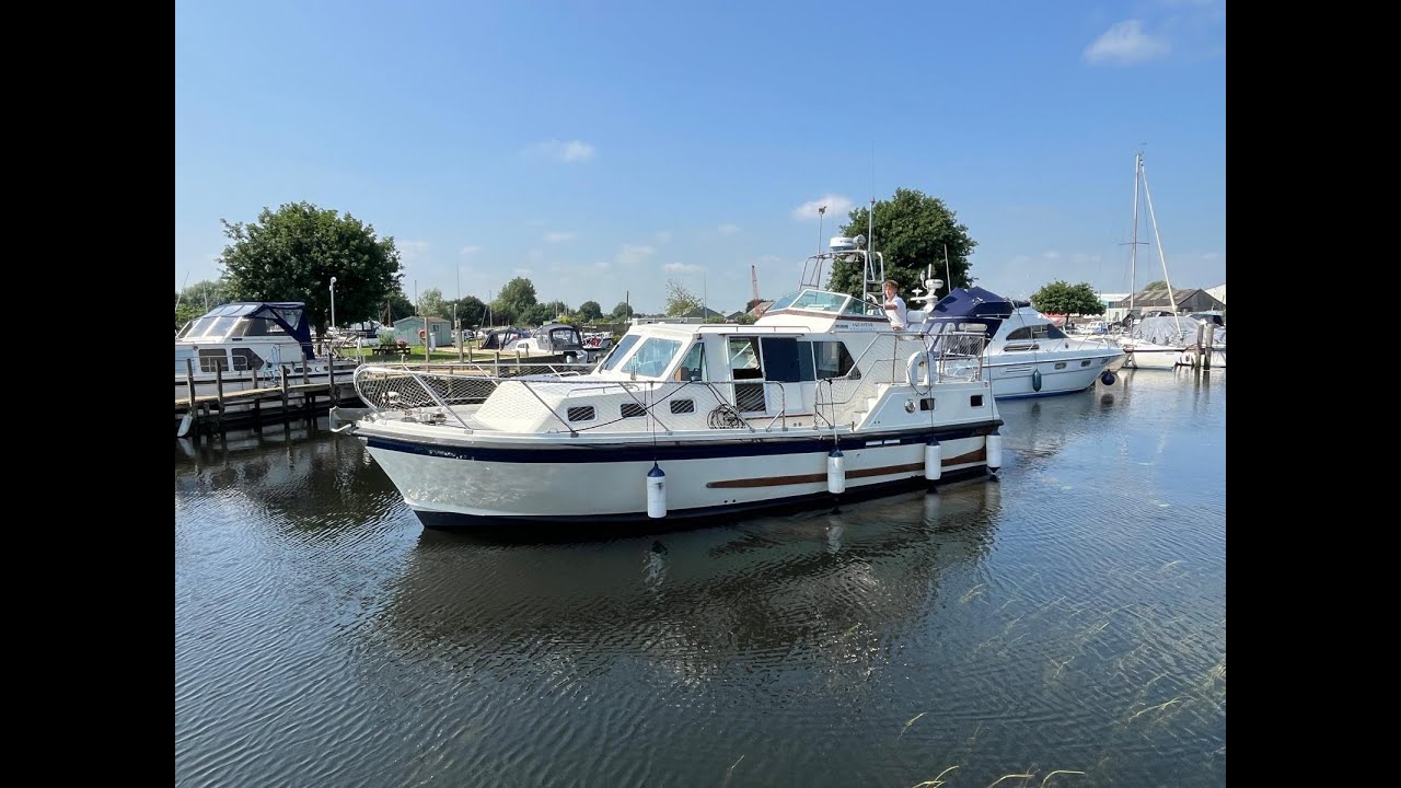 Aquastar Ocean Ranger 33 «Белая роза» продаётся в яхтенном агентстве Норфолка