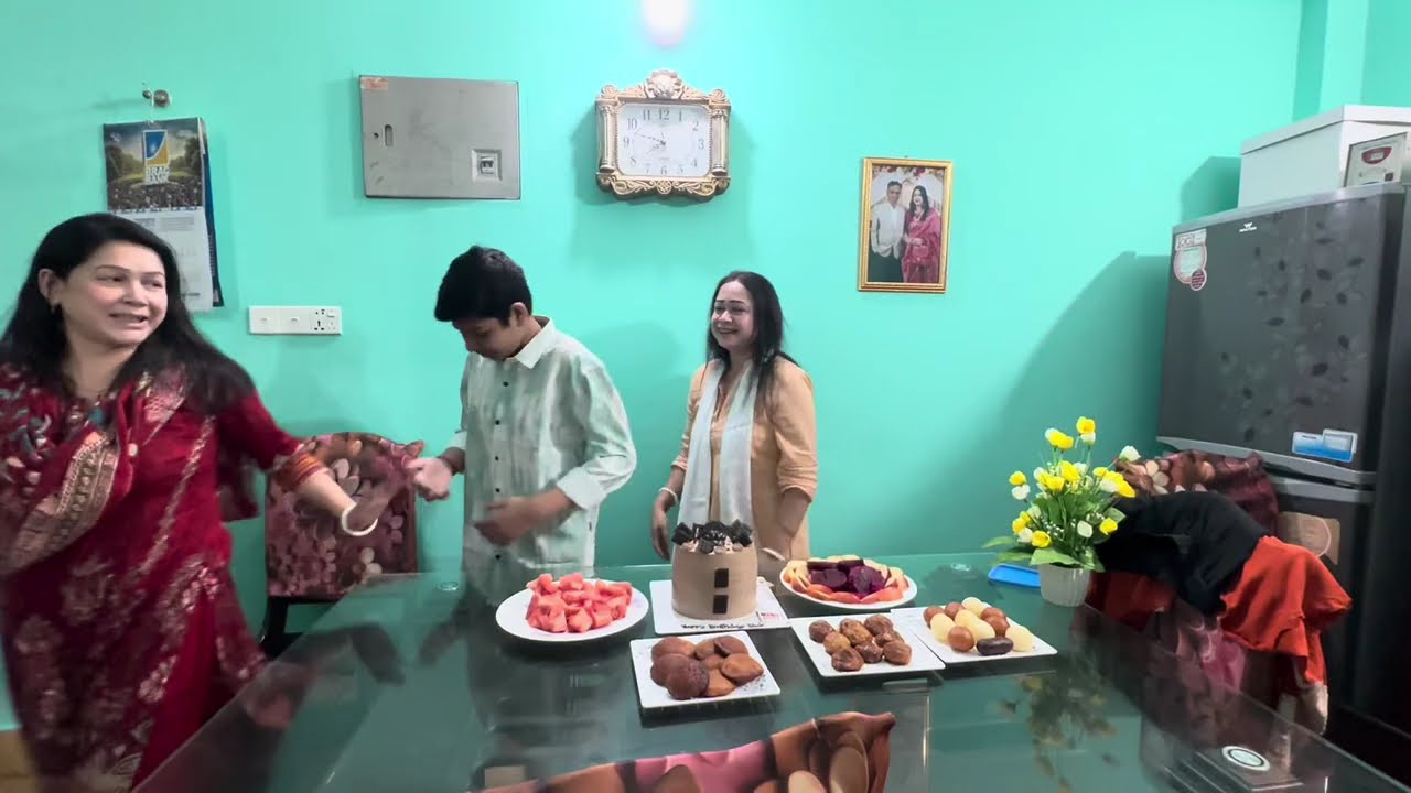 sluk বাবুর জন্মদিন উপলক্ষে বাসায় ছোট্ট আয়োজন। 