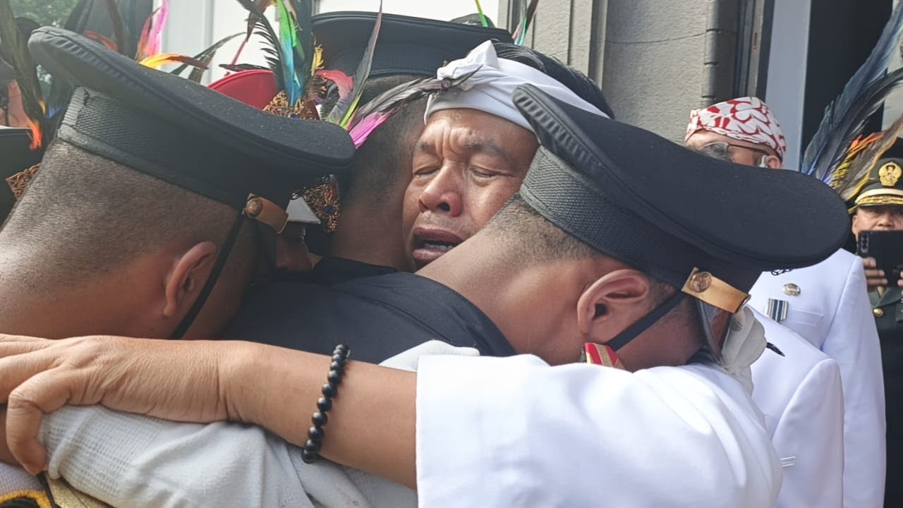 Tangis Dedi Mulyadi Pecah, Seusai Upacara Hari Kebangkitan Nasional