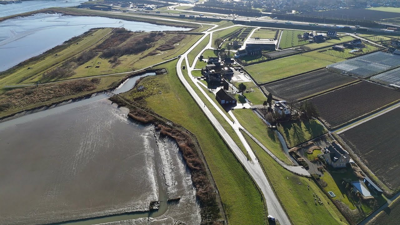 De Molendijk op een mooie dag in februari - Drone 4K