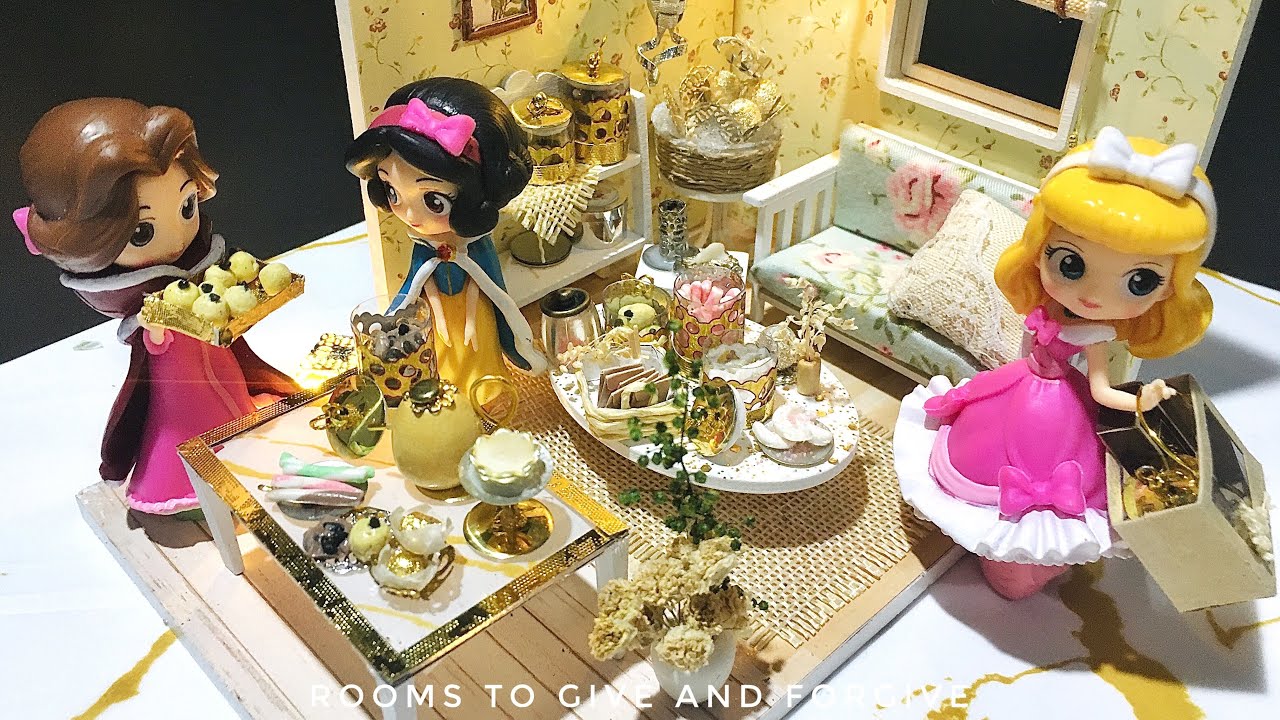 Disney Princess Dollhouse Party | Miniature Gold Room Decor