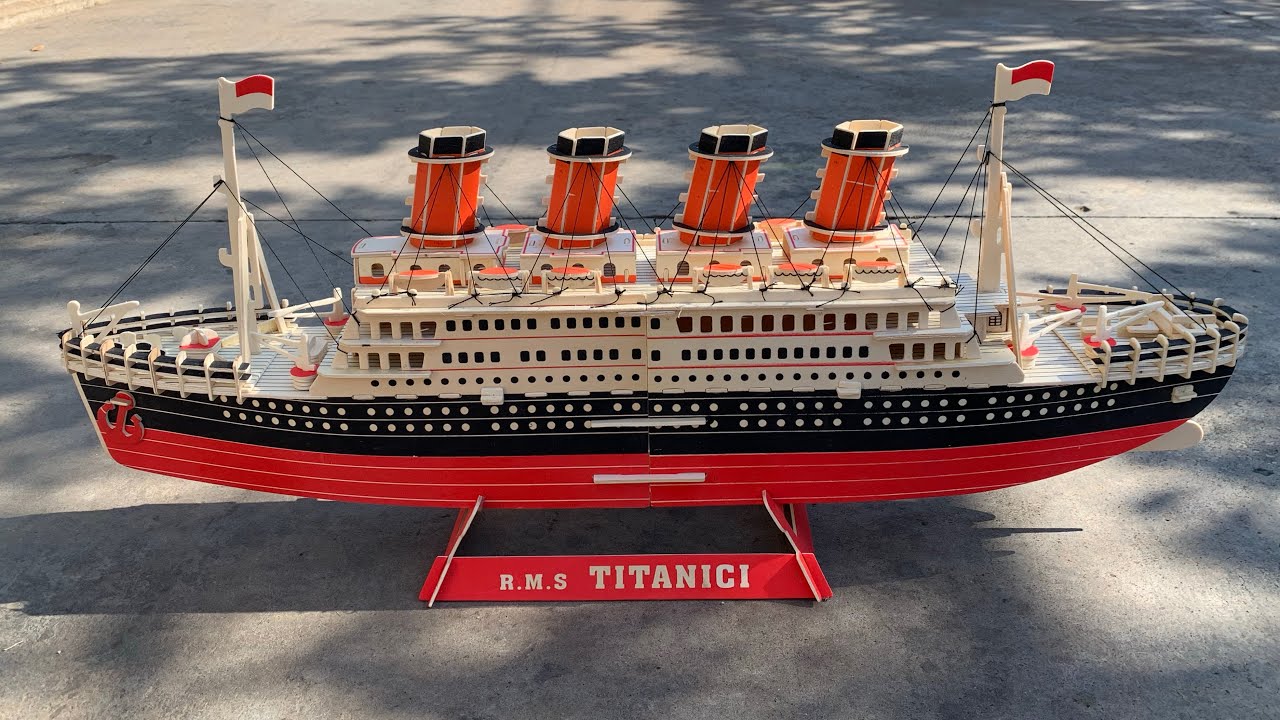 DIY Craft Instruction 3D Woodcraft Construction Kit R.M.S TITANIC 290pcs