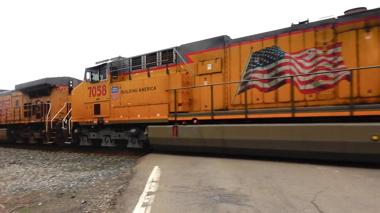 Total Surprise Train Meet! Rocket Fast 2 Mile long Train w DPU Alright! CSX Tanker Train Low View!