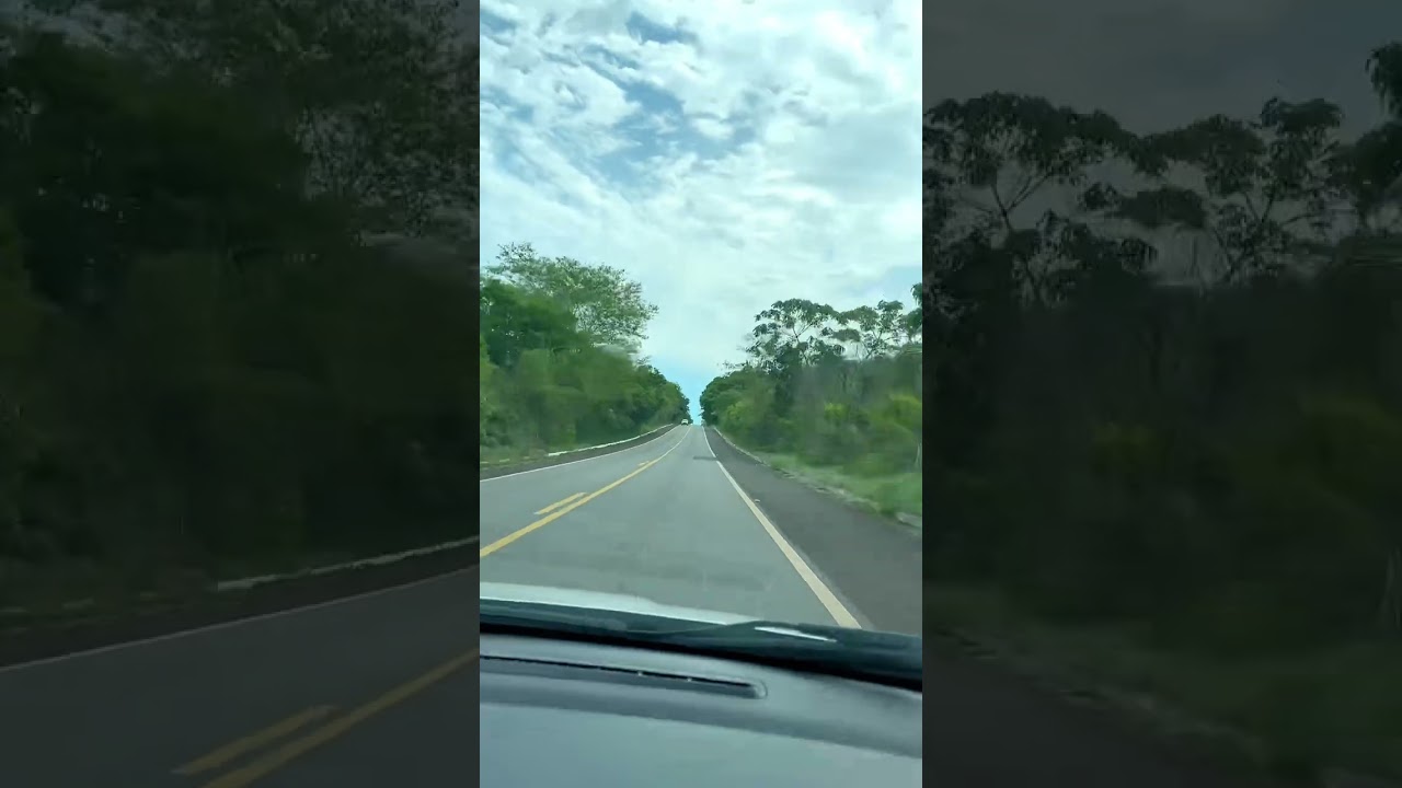Apenas estradas.