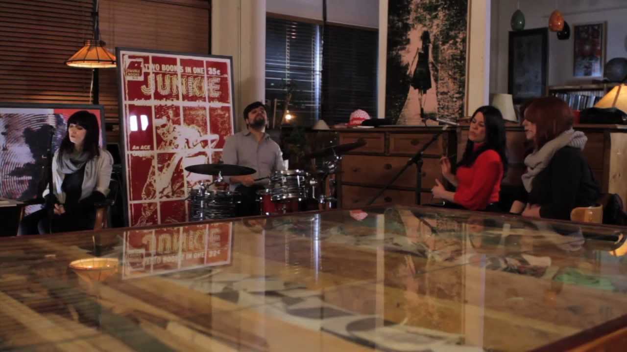 Chic Gamine - "Paper Moon" Live at Tower Grocery