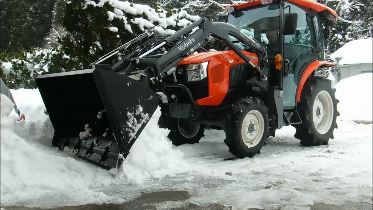 連続寒波の雪を片付けます　トラクターで除雪#80