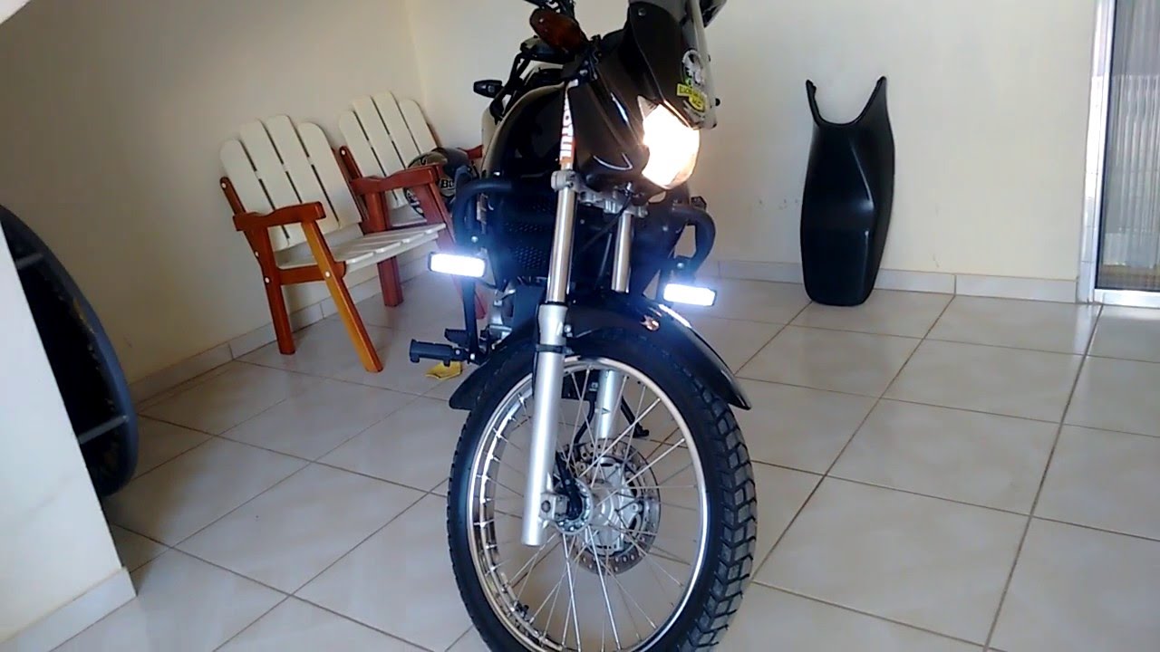 Honda Falcon Nx4 com farol auxiliar de LED Allison Gustavo 95