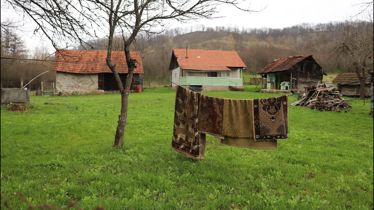 Gialacuta, satul pustiu din pădurile din Munții Metaliferi