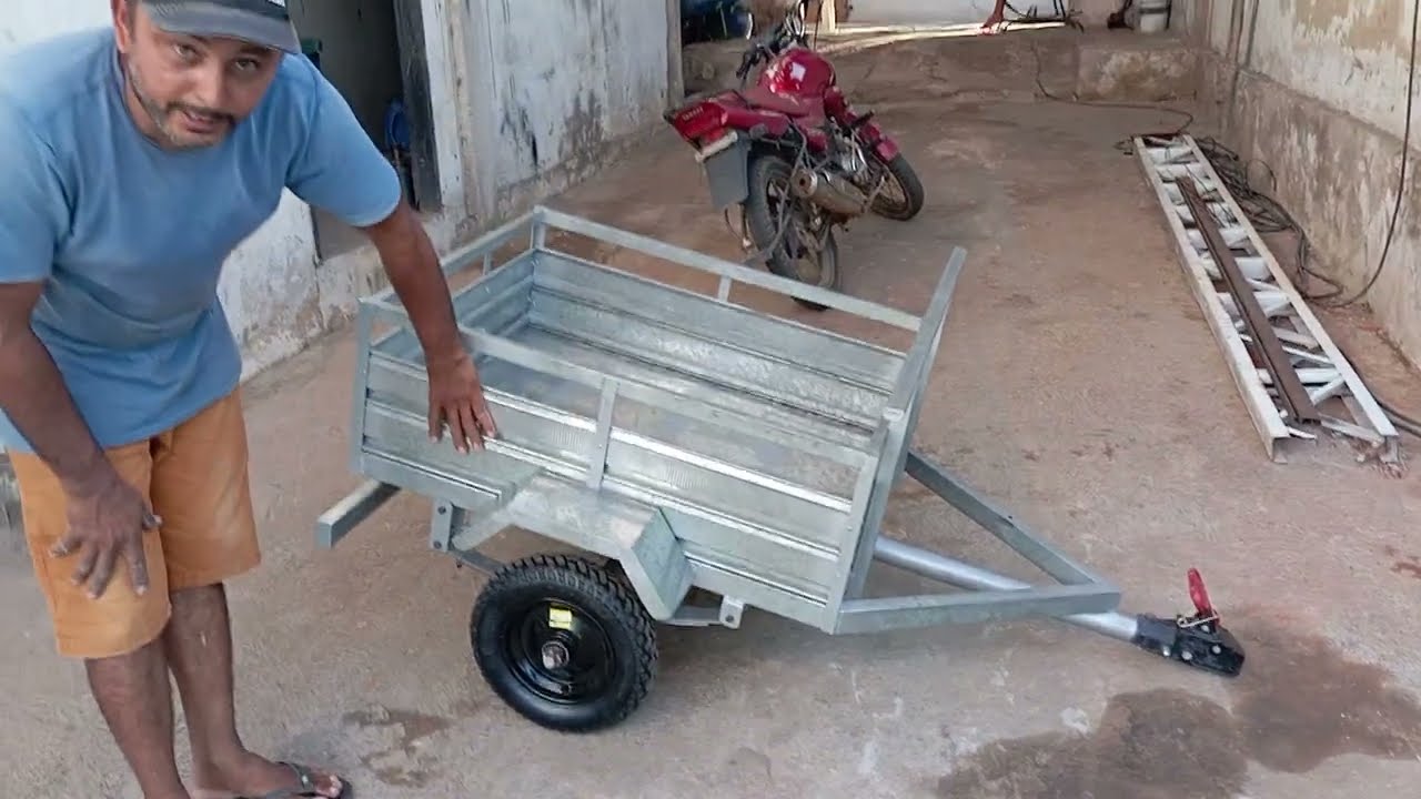 Reboque para moto feito de sobras de materiais 