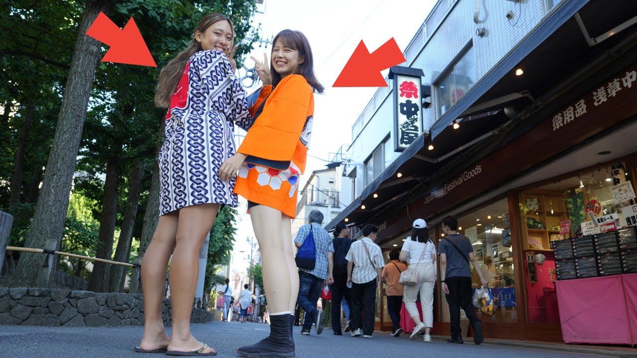 I bought a traditional cloak! This is the uniform for YouTube!