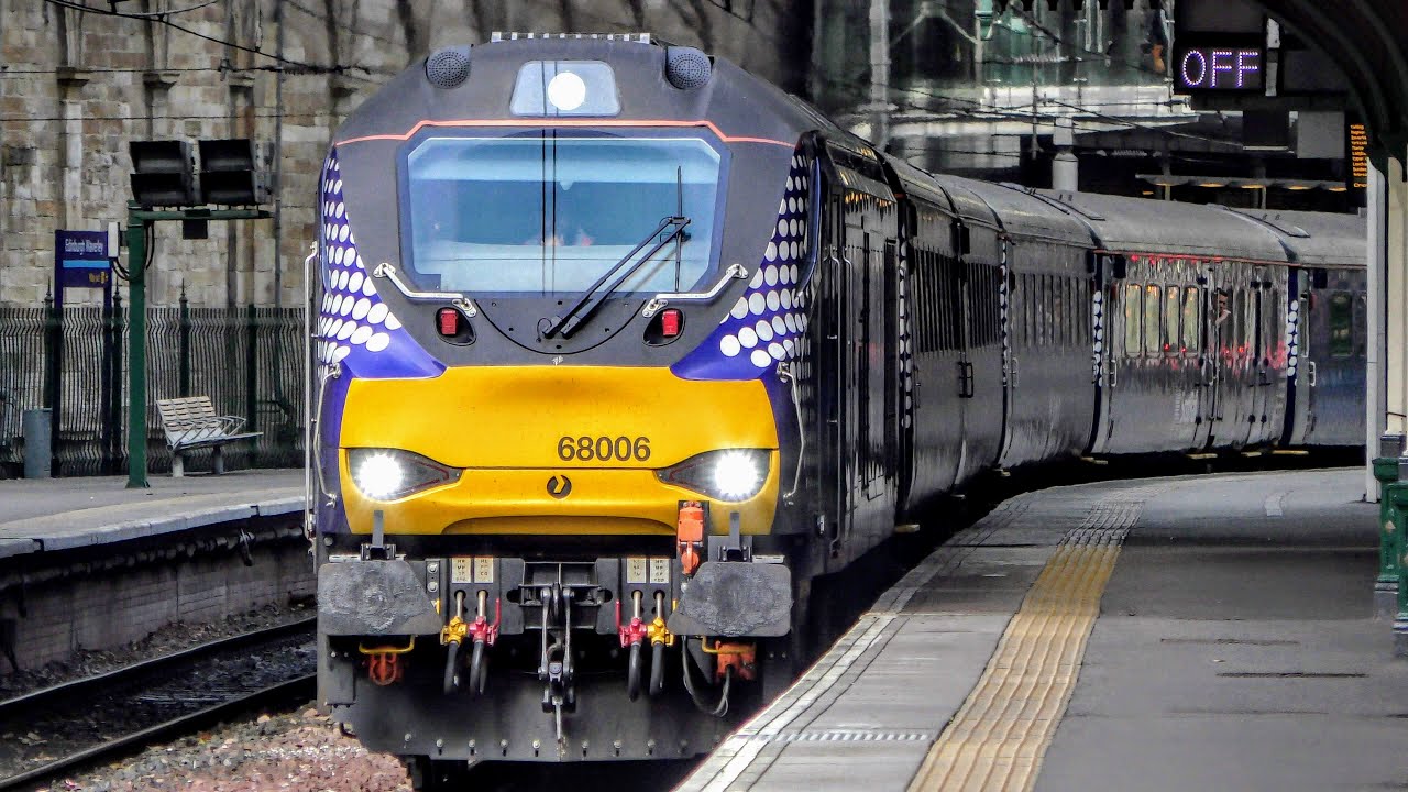 Trains at Edinburgh Waverley | 10/08/2018