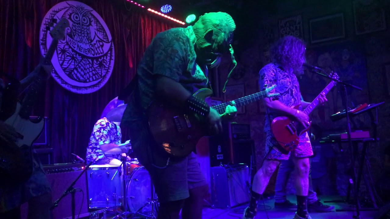 KOLGA - SPACE BEACH MASSACRE (LIVE)