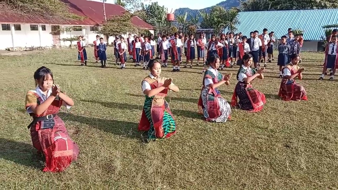 RAJA PARHATA DAN TORTOR (BATAK DAY) SMP Negeri 1 Ajibata
