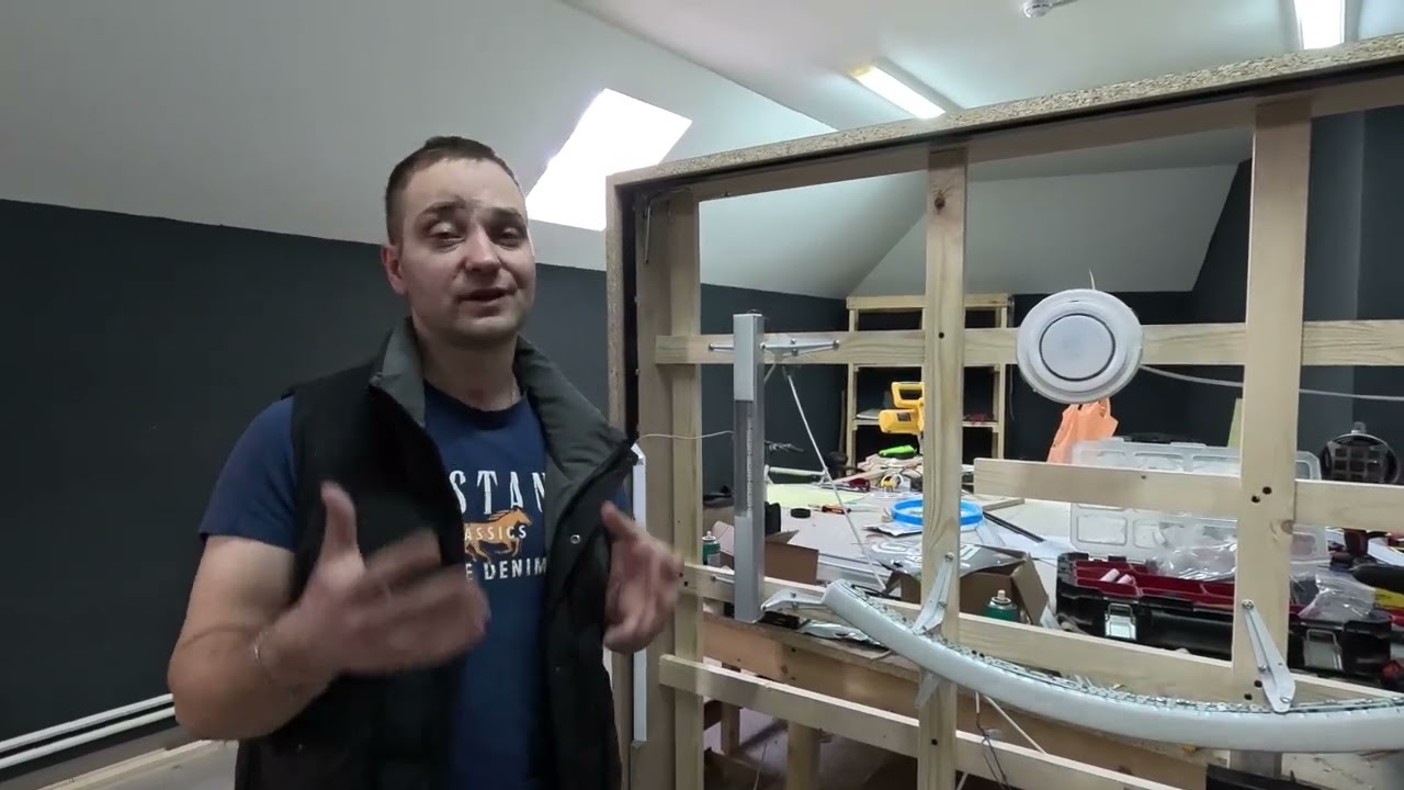 Что такое световая линия в натяжном потолке и из чего она состоит