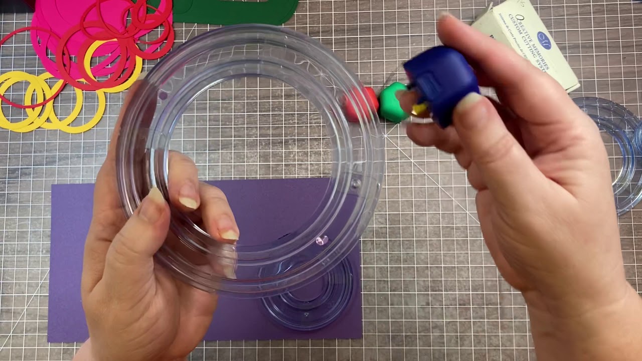 Open Circle Frames with the Creative Memories Custom Cutting System