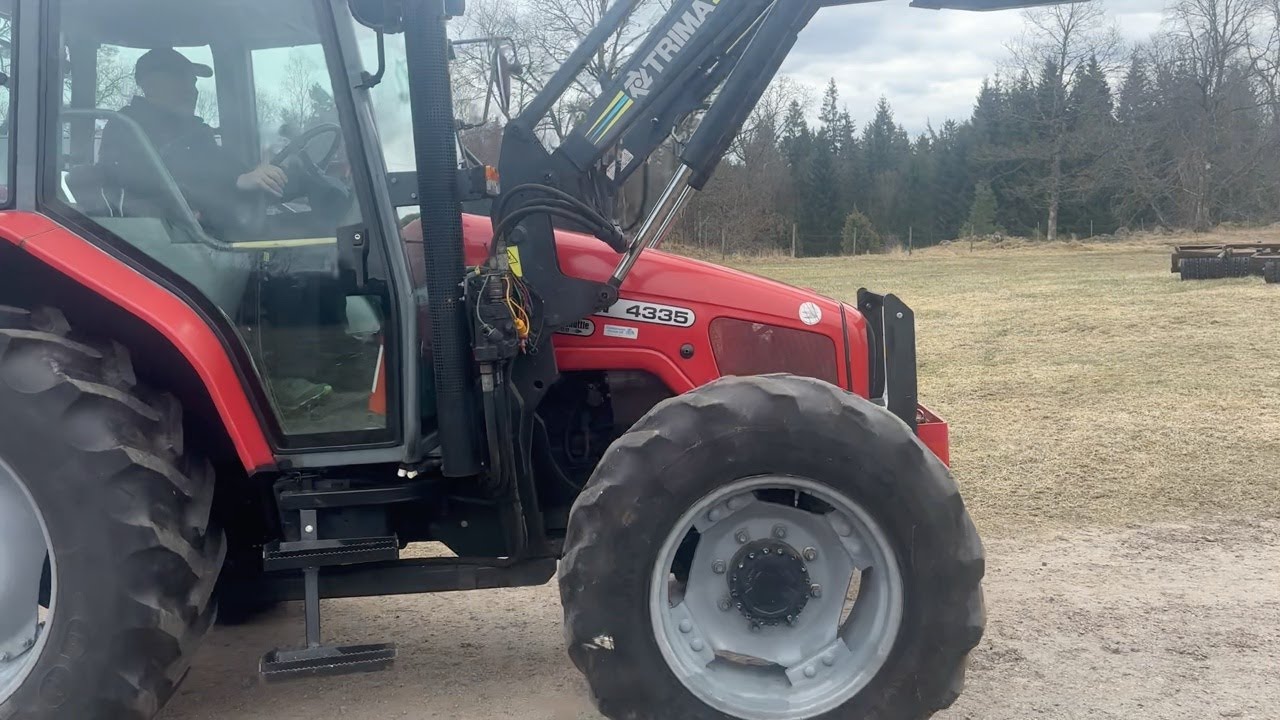 Köp Traktor Massey Ferguson 4335 med frontlastare på Klaravik