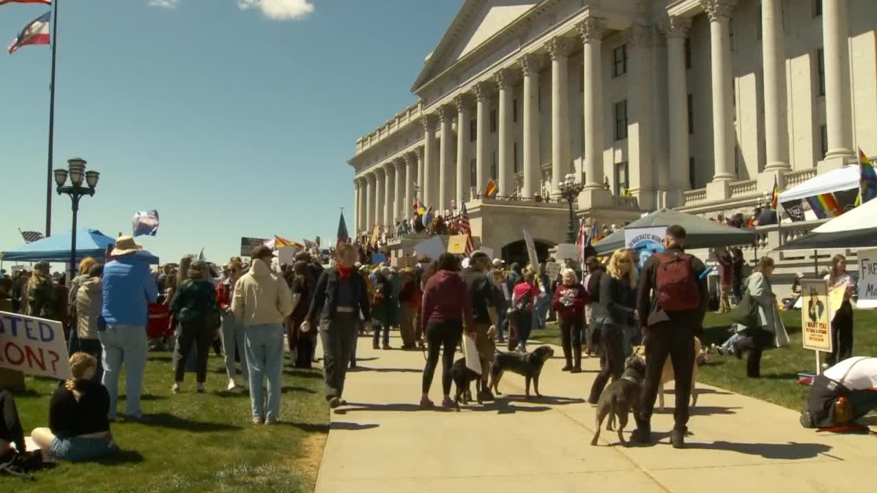 Thousands of people take to Utah State Capitol for 50501 protest