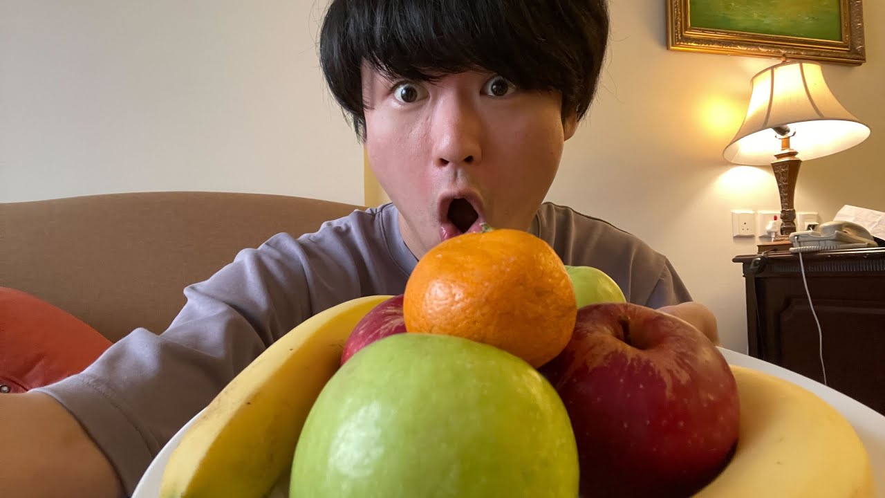 はぴば配信!!(ホテルから誕生日フルーツもらった)【いぬたぬき】