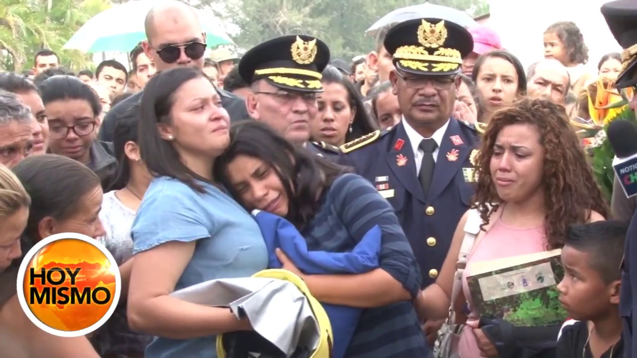 Dan último adiós a bomberos que fallecieron ayer en el incendio registrado en La Montañita