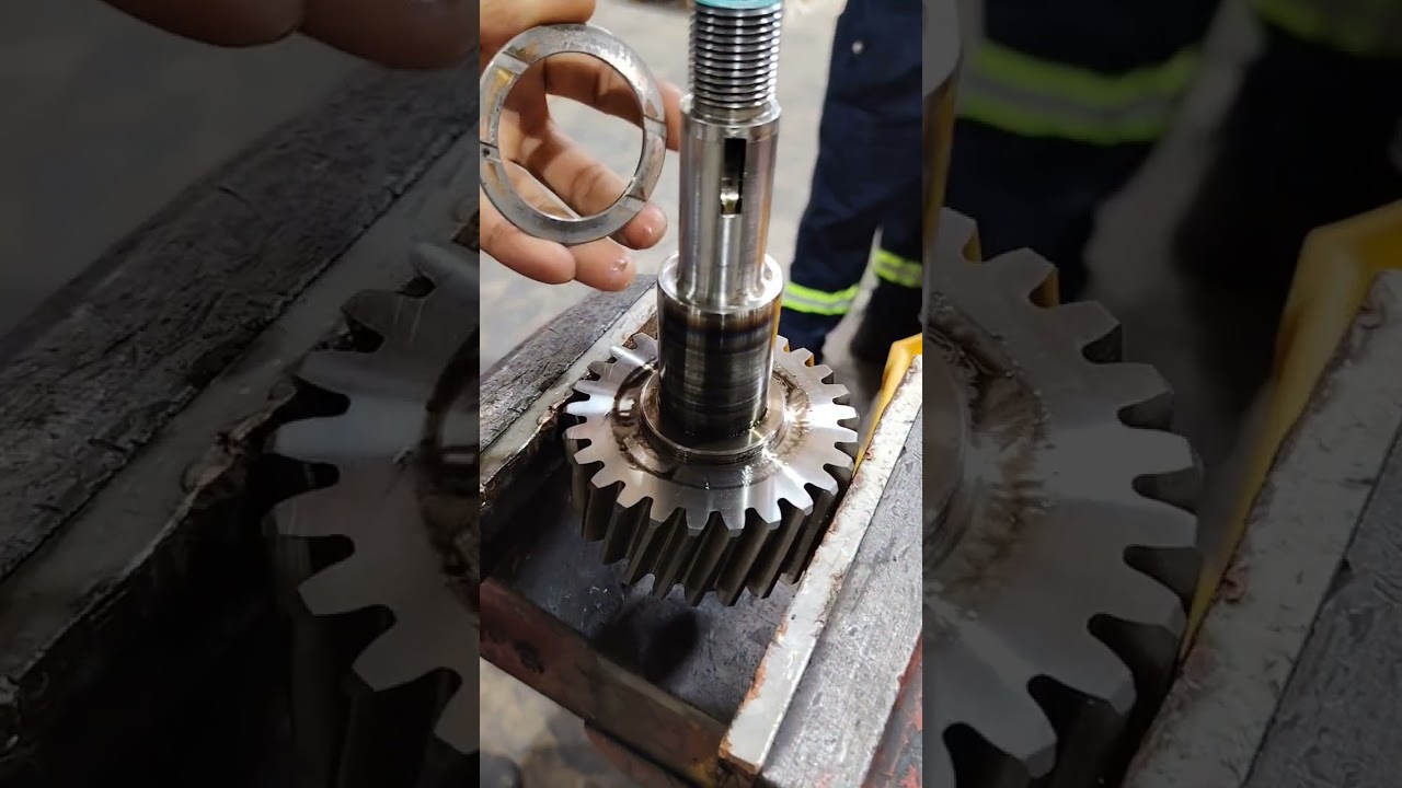 Cummins VTA-28 Drive Pulley Along With Shaft Dismantling 