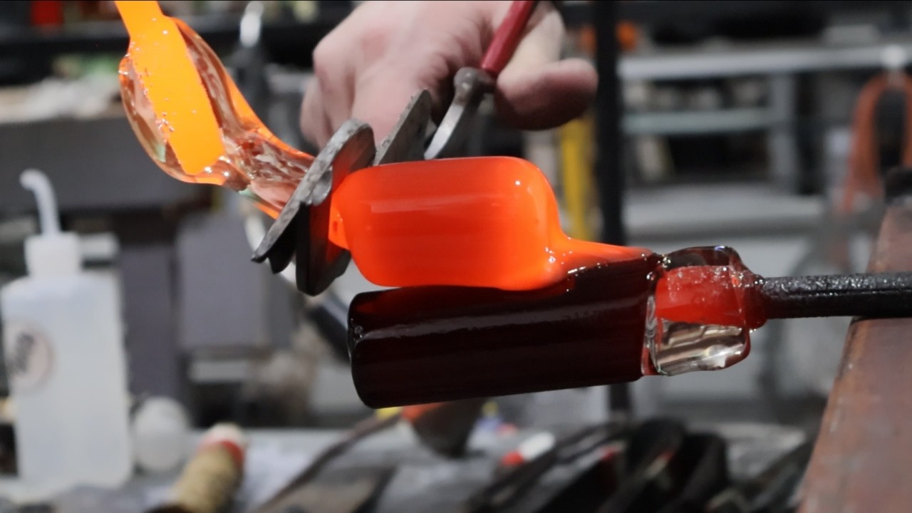 Making a Handblown Glass Amphora - Satisfying Narrated Glassblowing Process Demonstration