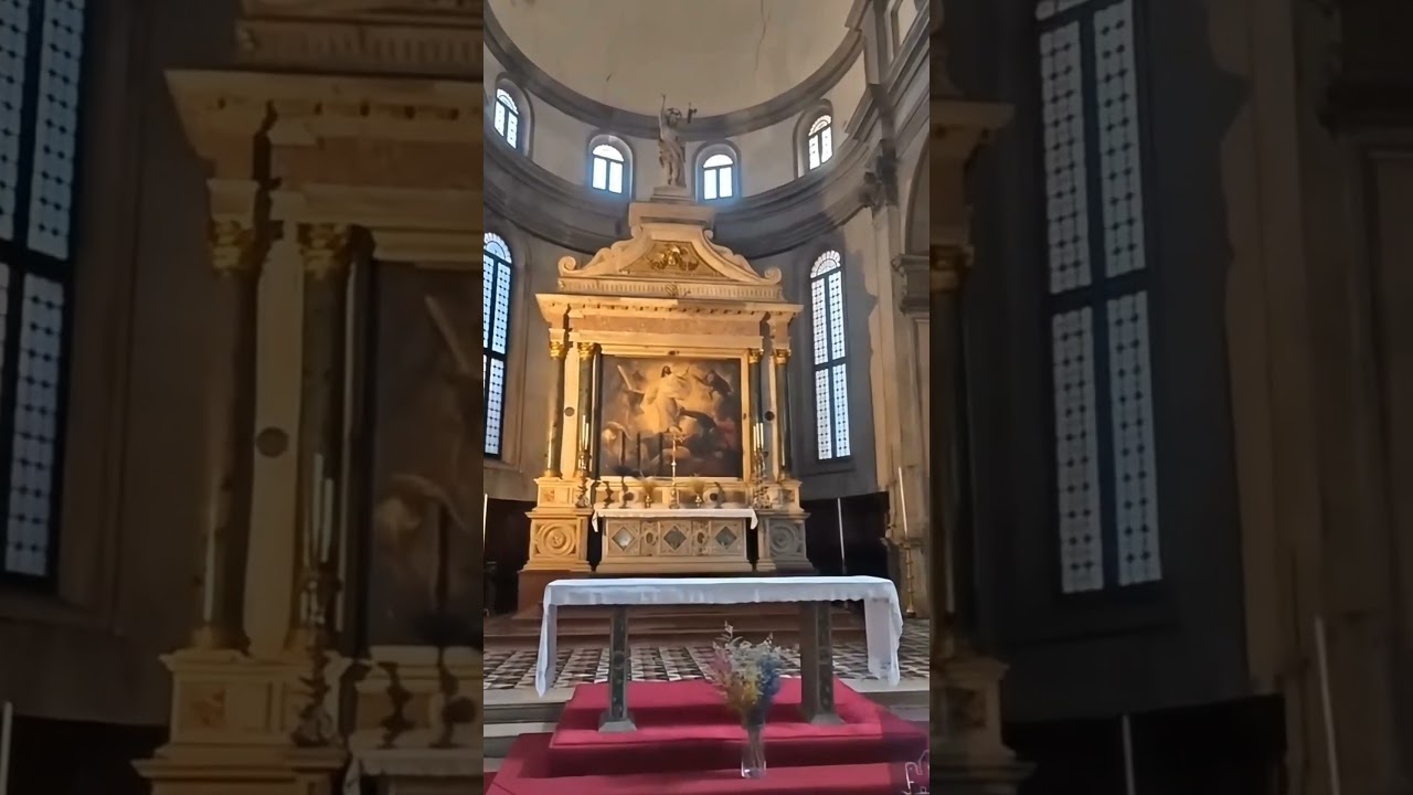Peaceful Escape in Venice: Walking Inside Chiesa Parrocchiale di San Salvador 🕯️