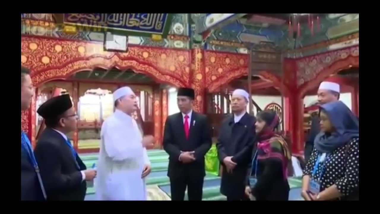 Presiden Jokowi ke Masjid Agung di China ..... terkejut