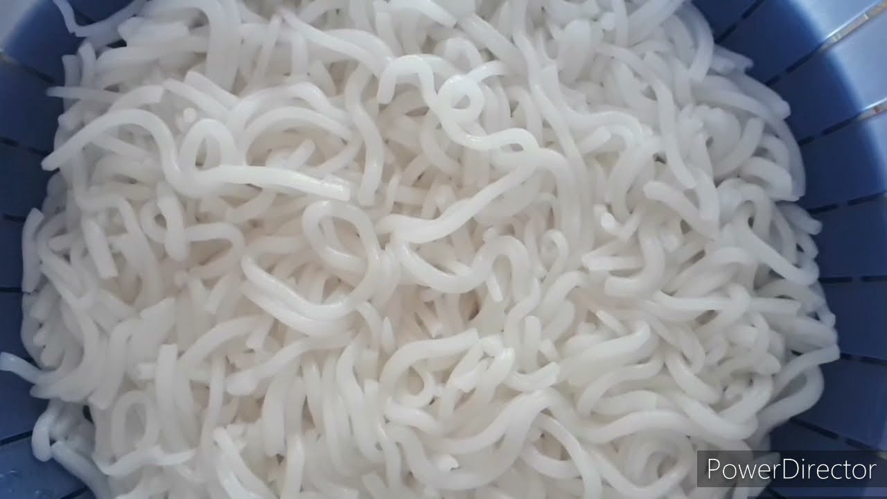 KHUÔN BÚN BẰNG CHAI NƯỚC, BÚN TƯỜI BẰNG CƠM NGUỘI VÀ GẠO XAY. Bún tươi không cần khuôn