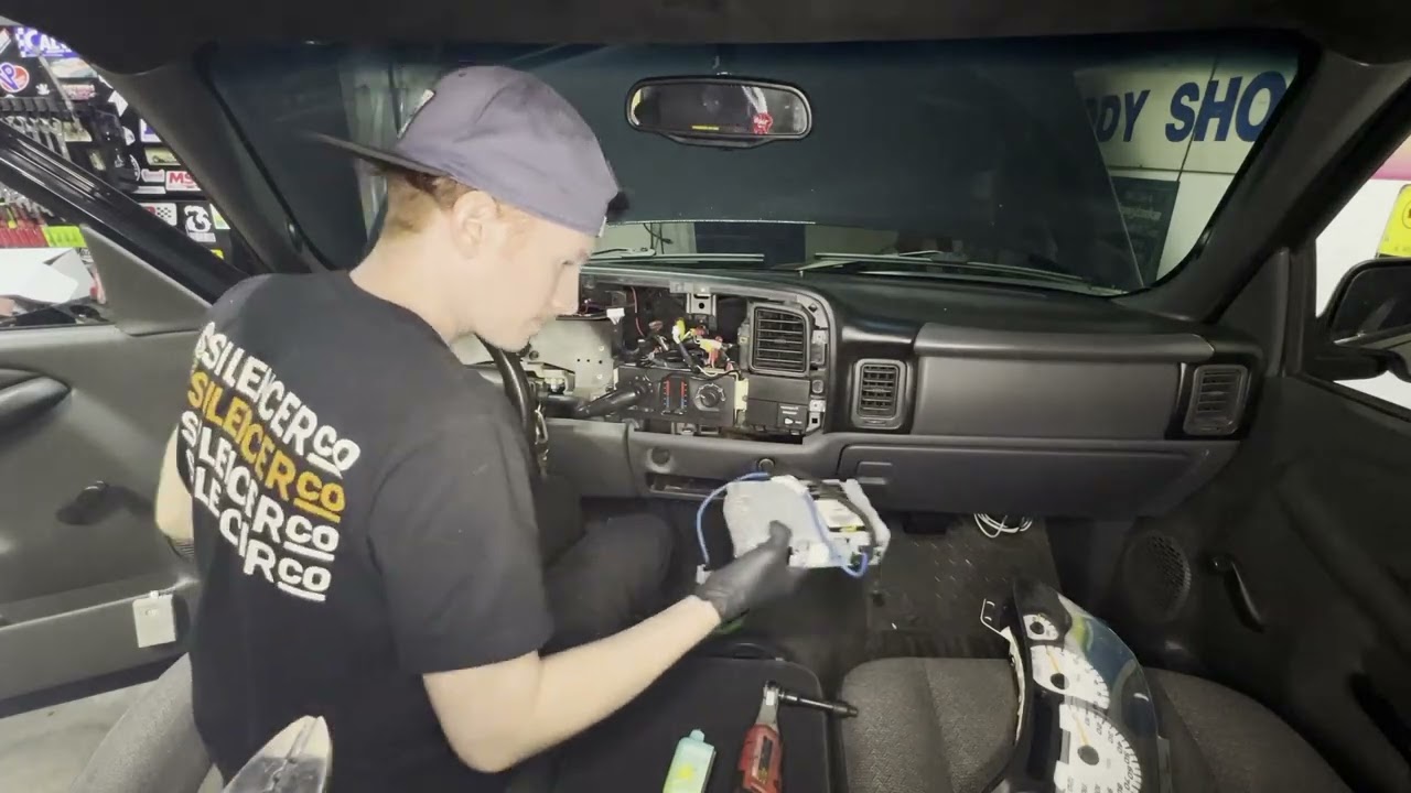 03-06 Silverado Full power interior swap part 1