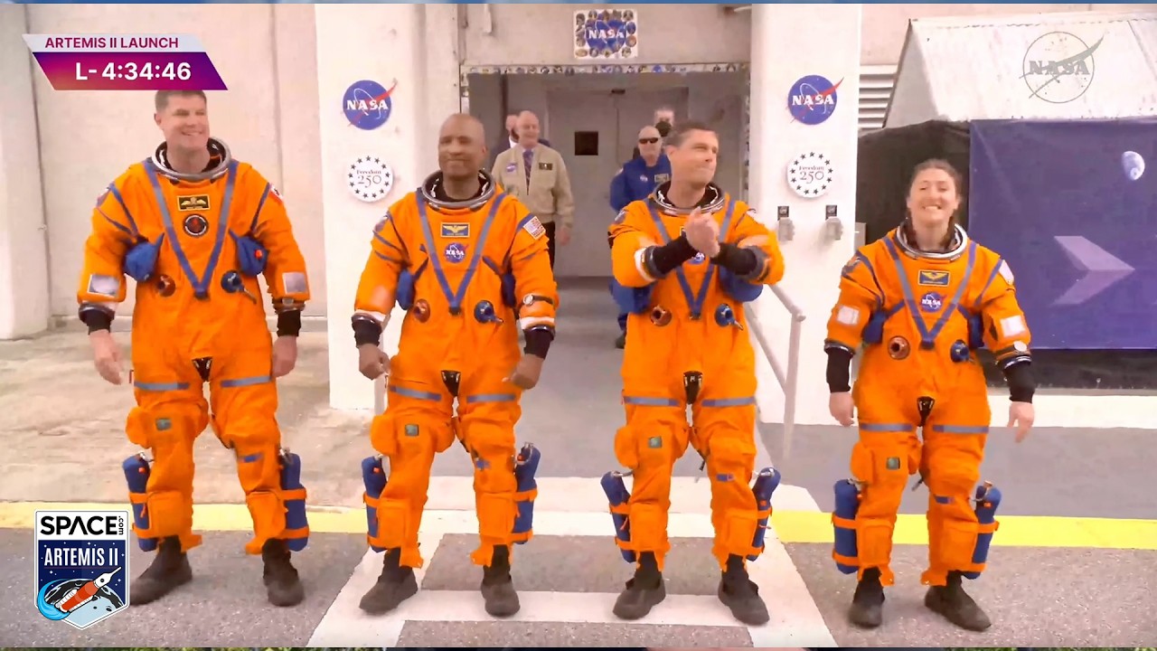 В последнем обновлении, касающемся дня запуска, экипаж миссии Artemis 2 выходит на стартовую площ...