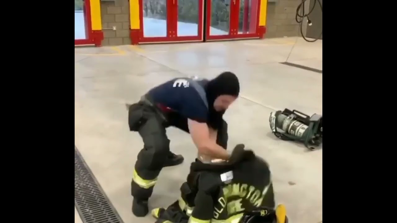 Entrenamientos de bomberos - técnicas de rescate