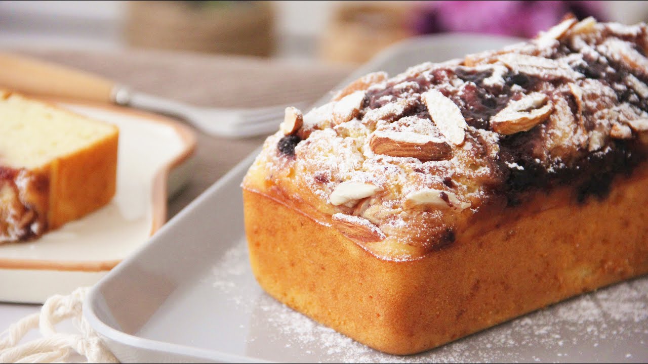 Almond Cake with Blueberry Jam 蓝莓果酱杏仁蛋糕 | Apron