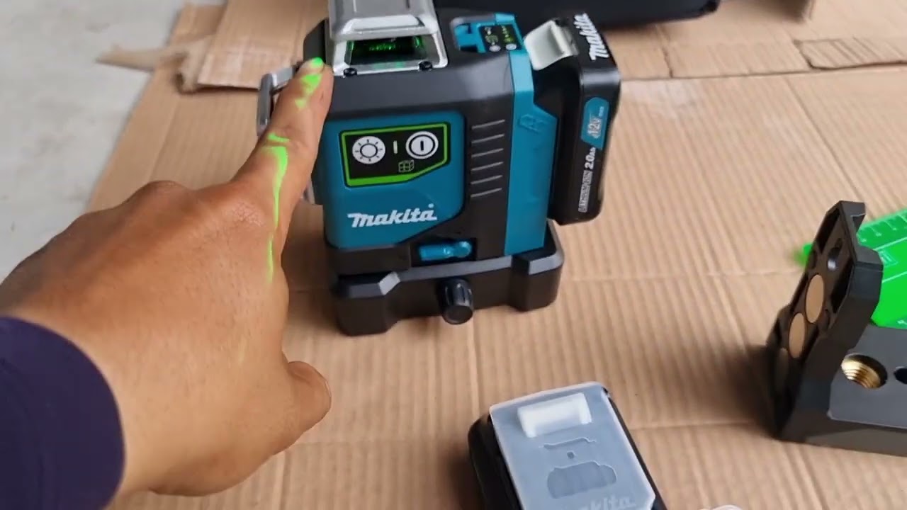 Makita SK700GD, máy cân bằng laser 12 tia 3D