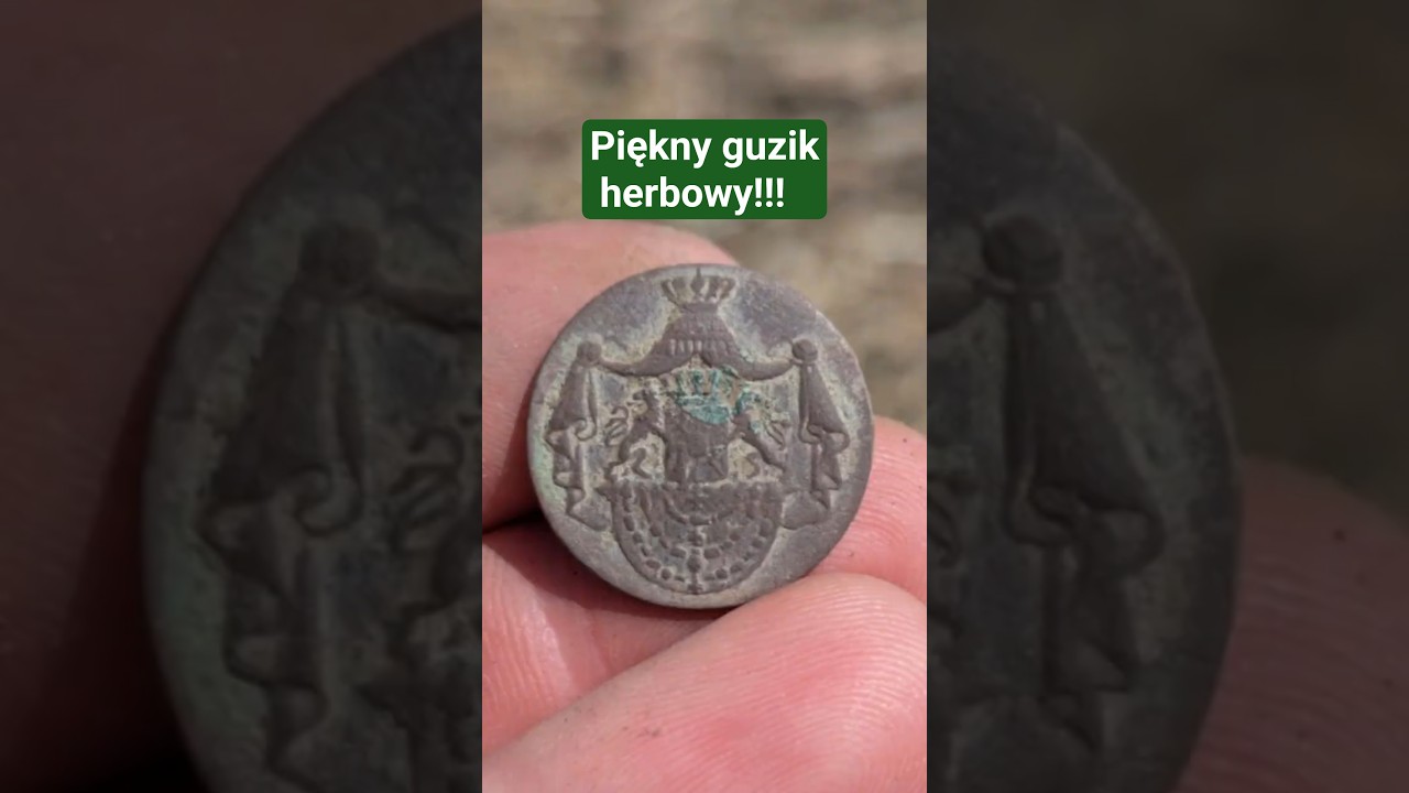 Piękny guzik herbowy wpada na wykopkach! 