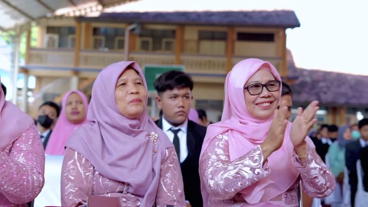 WISUDA PURNAWIYATA SISWA SMP 1 GEBOG LULUSAN 2021/2022