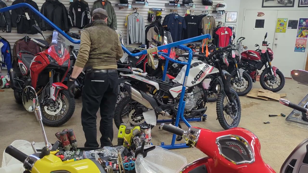 Uncrating the Moto Morini Vettore 450