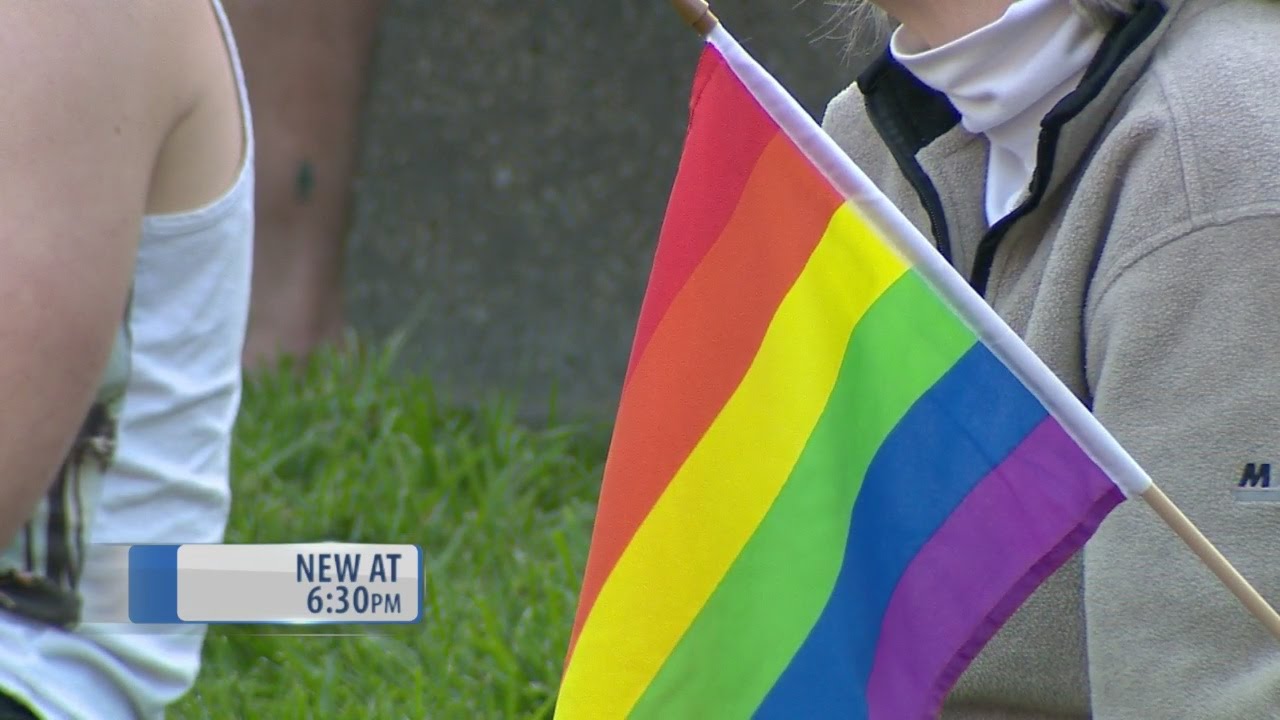Poll: Most Tennesseans Oppose Same-Sex Marriage