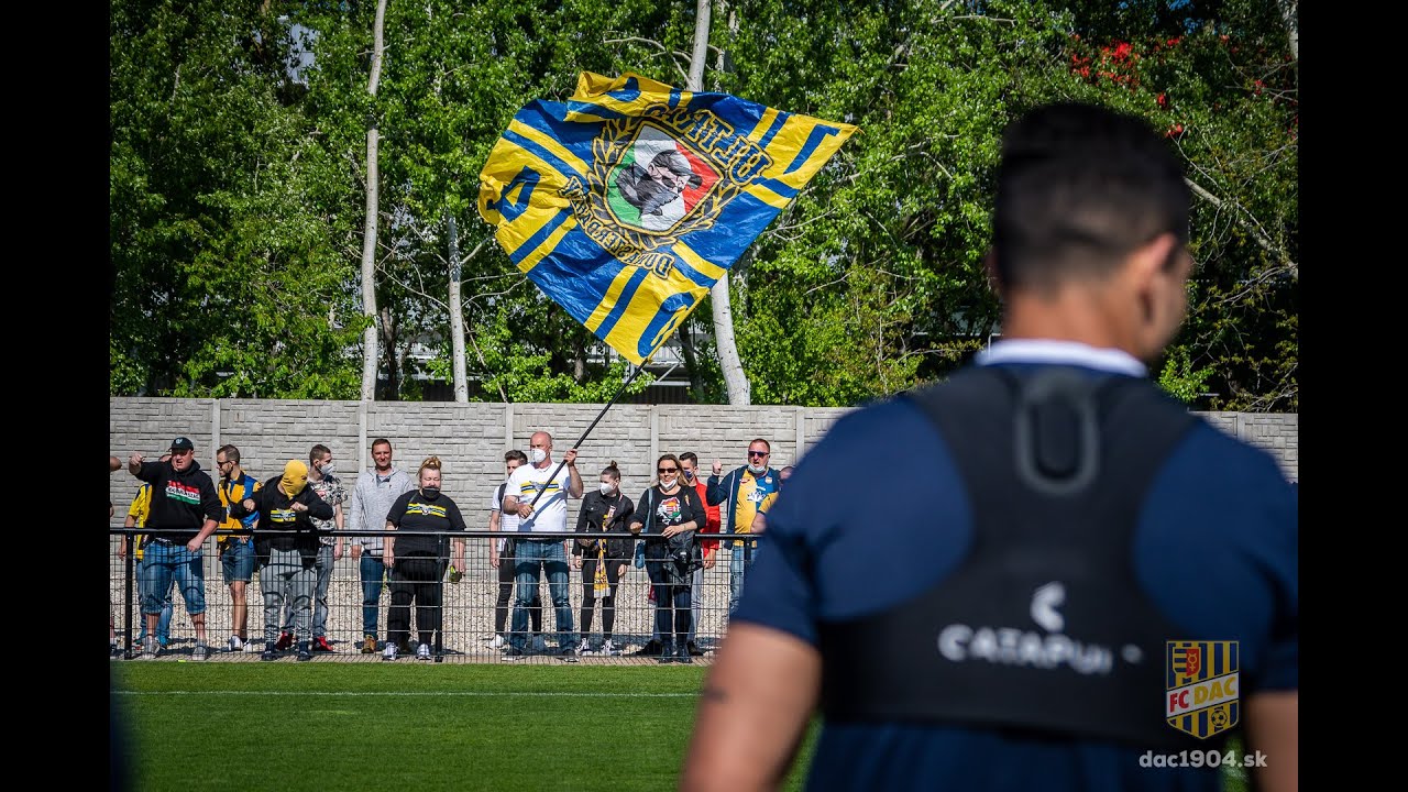 Szurkolók a DAC mai edzésén | Fanúšikovia na dnešnom tréningu mužstva