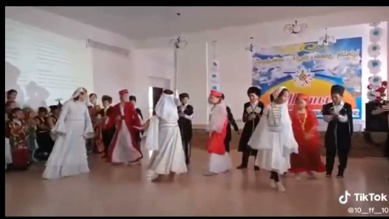 1- мамыр Халықаралық достастық күні.5-сынып грузин биі.