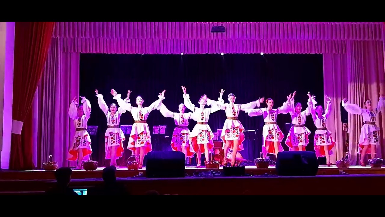 ”Hora toamnei ”- Ansamblul de dans ”Magica” or. Căușeni, Moldova