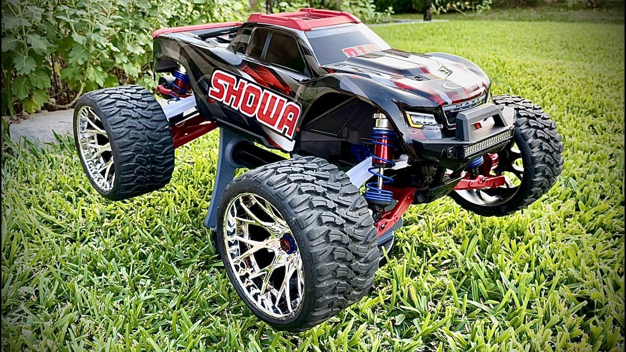 Traxxas Maxx with Sledge ESC on 6S lipo - Tough Traxxas Truck 4x4 Monster RC Truck!