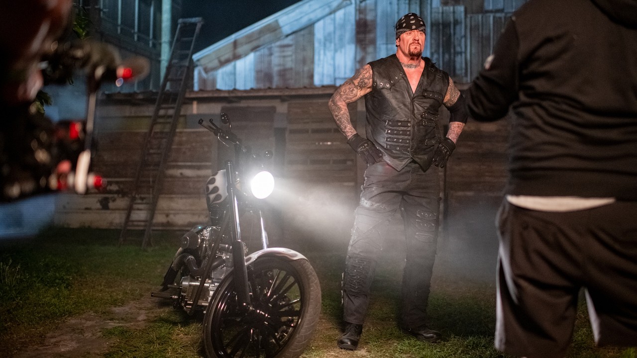 Загляните за кулисы Boneyard Match: Undertaker: The Last Ride Глава 5