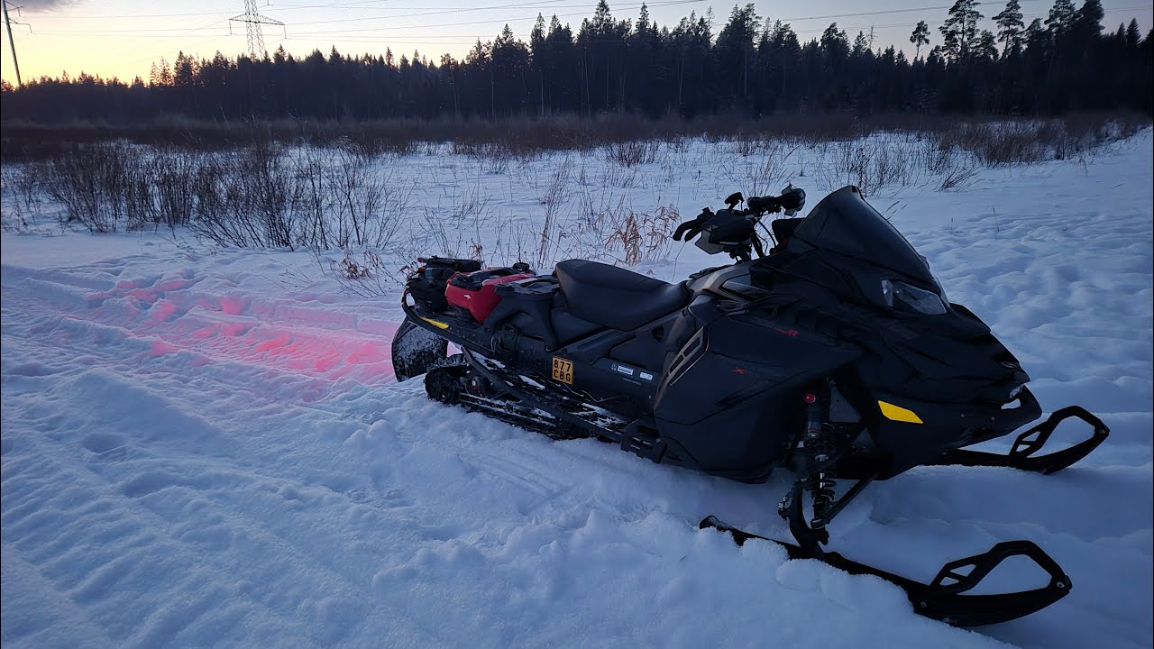 Looking for new trails with Skidoo Renegade X-RS 900 ACE Turbo