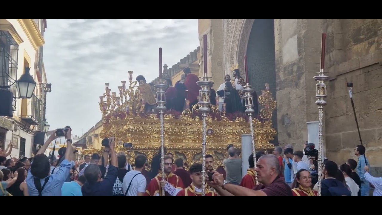 Sagrada Cena en la salida de la Mezquita Catedral de Córdoba en la Magna de Córdoba 2025 