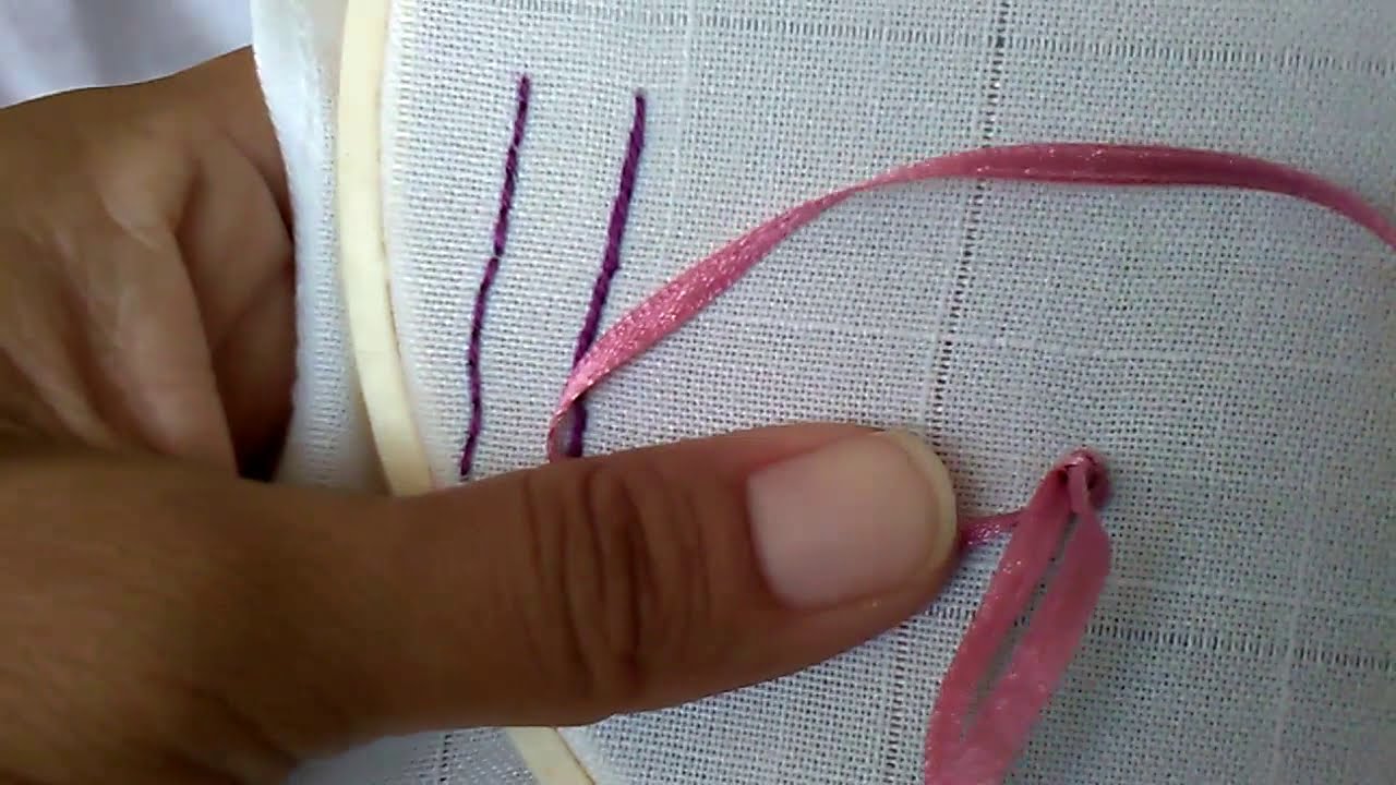Bordado con listón o cintas N° 1 -- nudo francés.