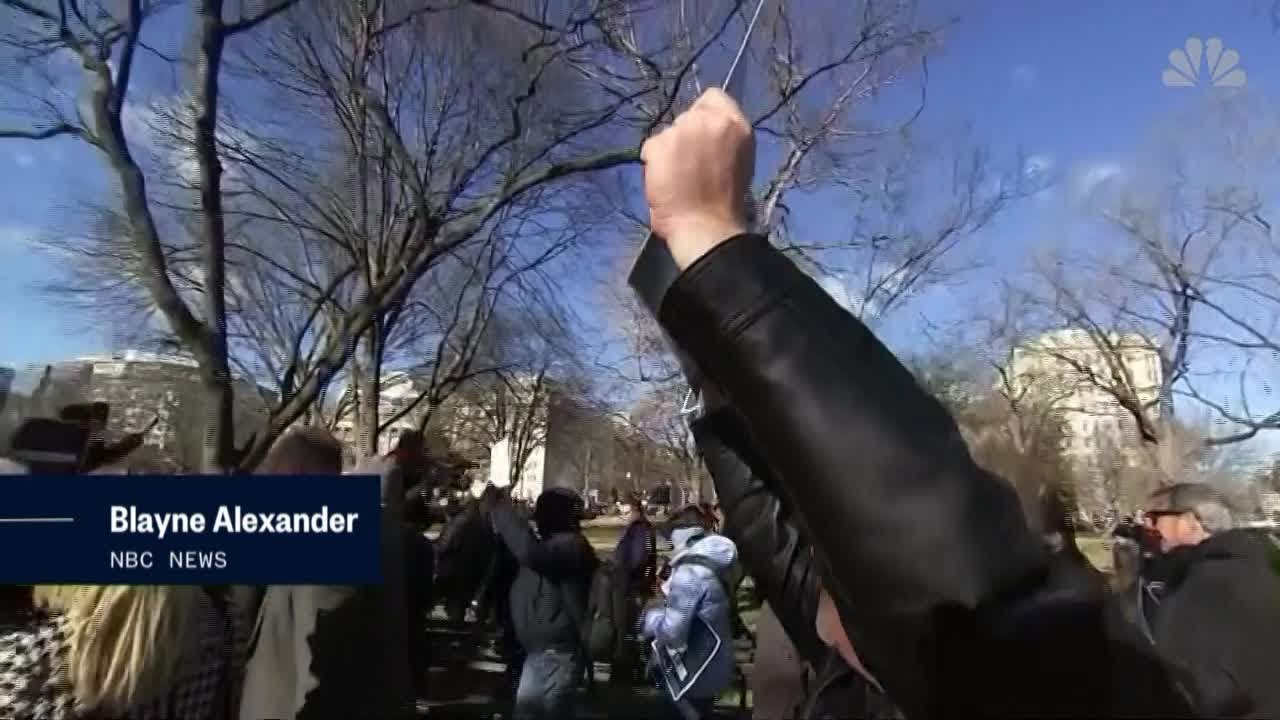 Federal employees protest shutdown