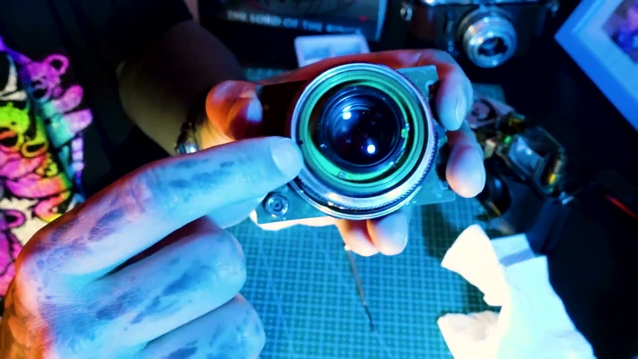 Reparando (y desarmando) una de mis cámaras!  |  VOIGTLÄNDER VITORET DR 📸 - Pt. 2 (Lente)