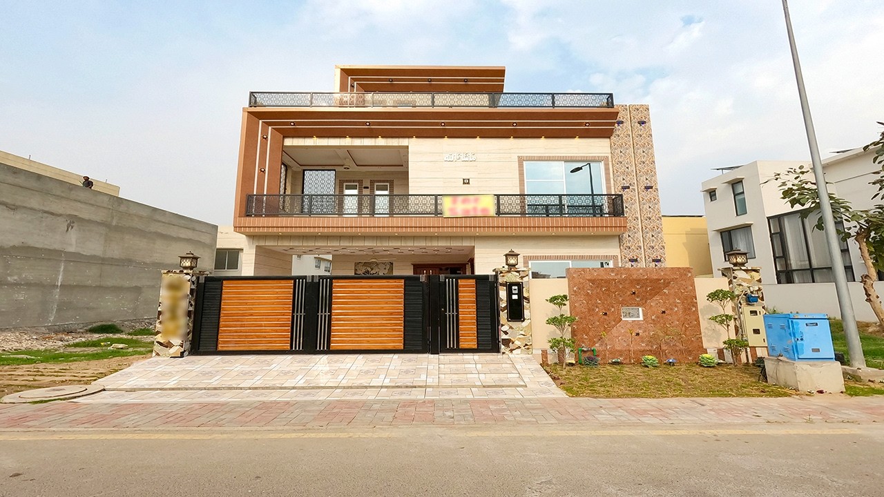 10 MARLA HOUSE FOR SALE IN  BLOCK HDREAM GARDENS LAHORE